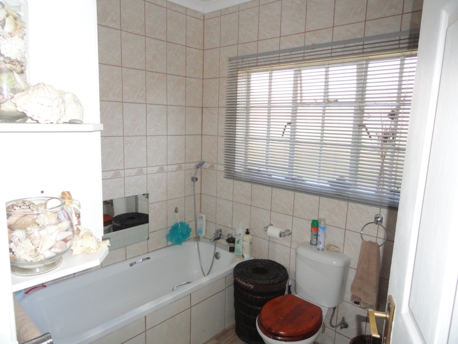 2 Bedroom Property for Sale in Potchefstroom North West